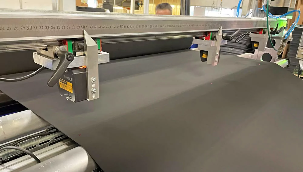 Spaltmaschine mit optischem Dickenmessgerät